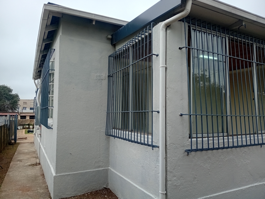 To Let 4 Bedroom Property for Rent in Lewisham Gauteng