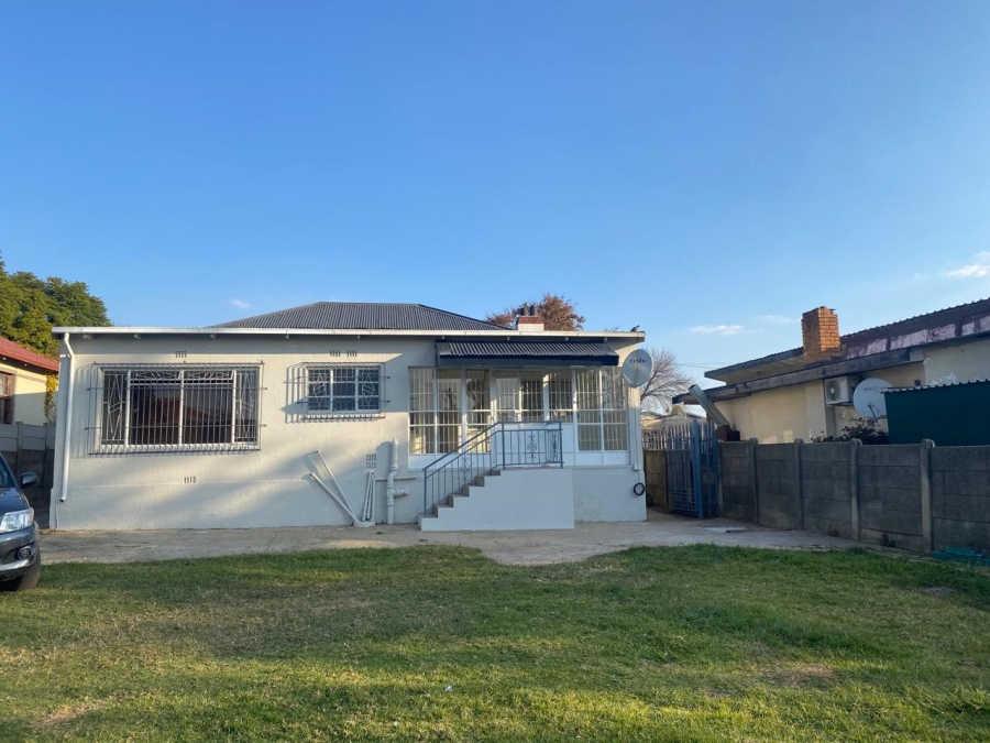 To Let 4 Bedroom Property for Rent in Lewisham Gauteng