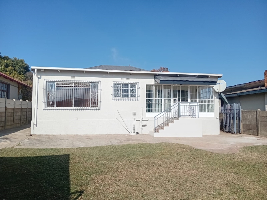 To Let 4 Bedroom Property for Rent in Lewisham Gauteng