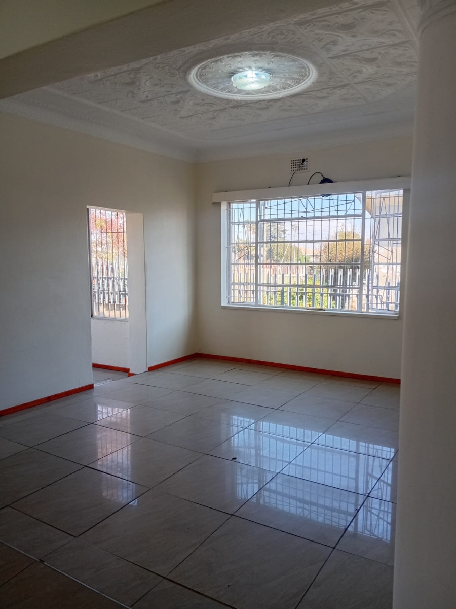 To Let 4 Bedroom Property for Rent in Lewisham Gauteng