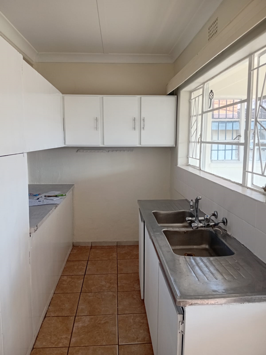 To Let 4 Bedroom Property for Rent in Lewisham Gauteng