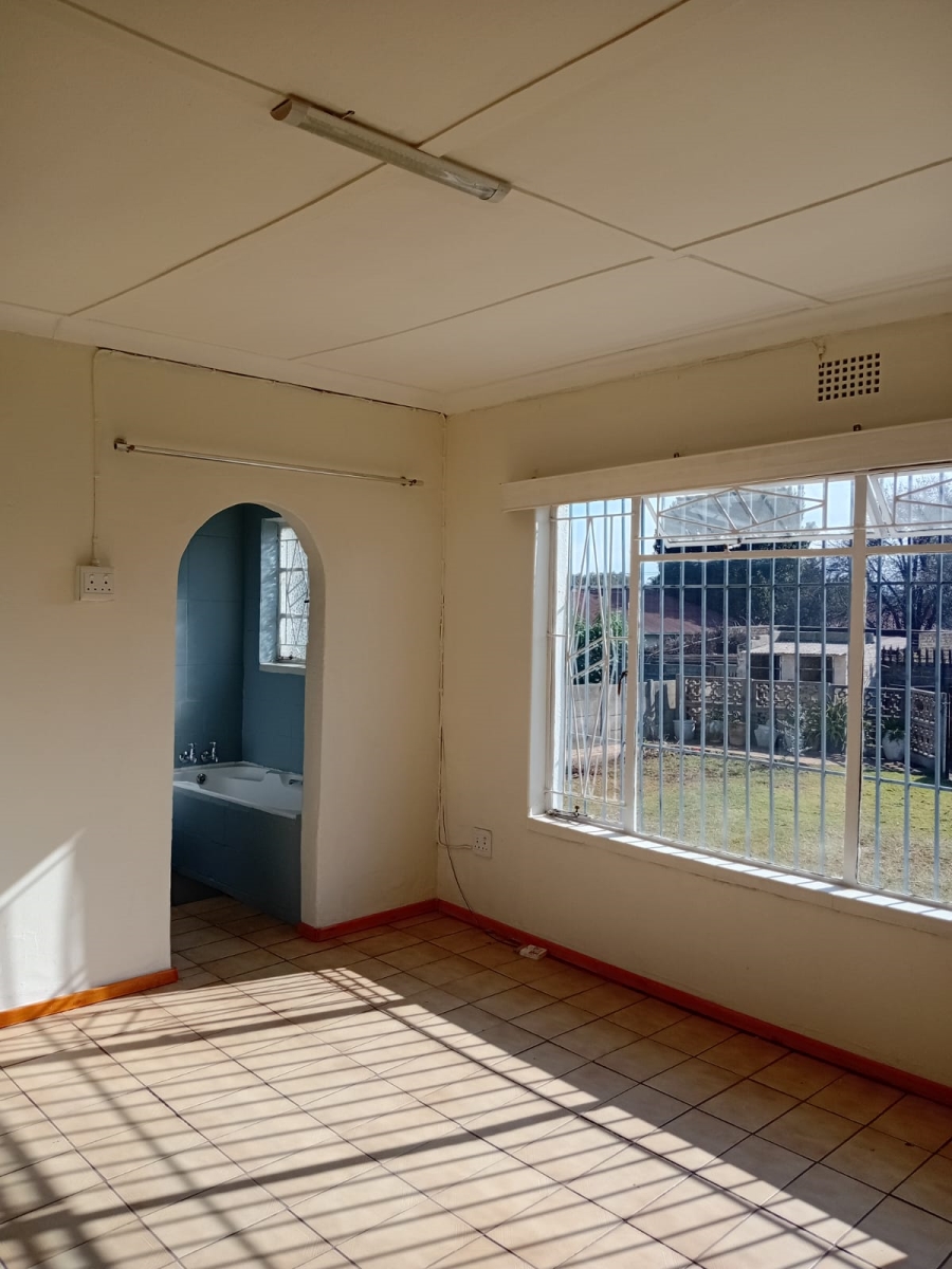 To Let 4 Bedroom Property for Rent in Lewisham Gauteng