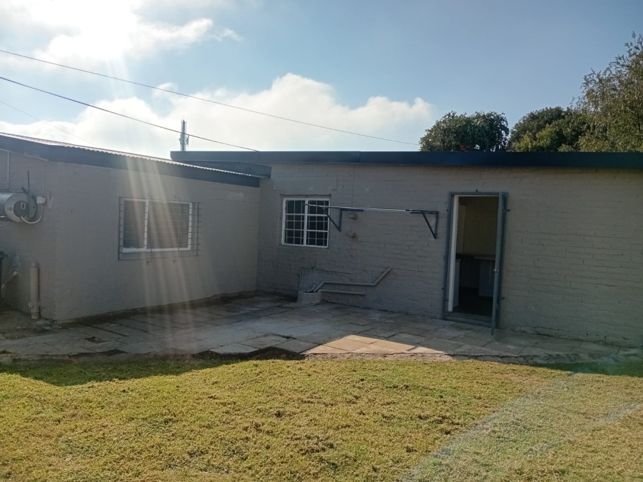 To Let 4 Bedroom Property for Rent in Lewisham Gauteng