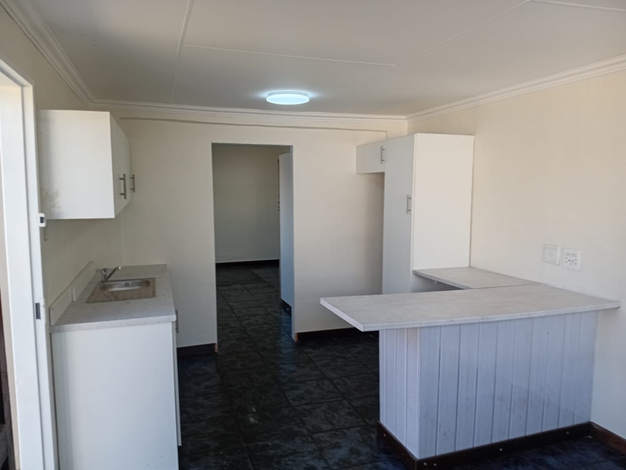To Let 4 Bedroom Property for Rent in Lewisham Gauteng