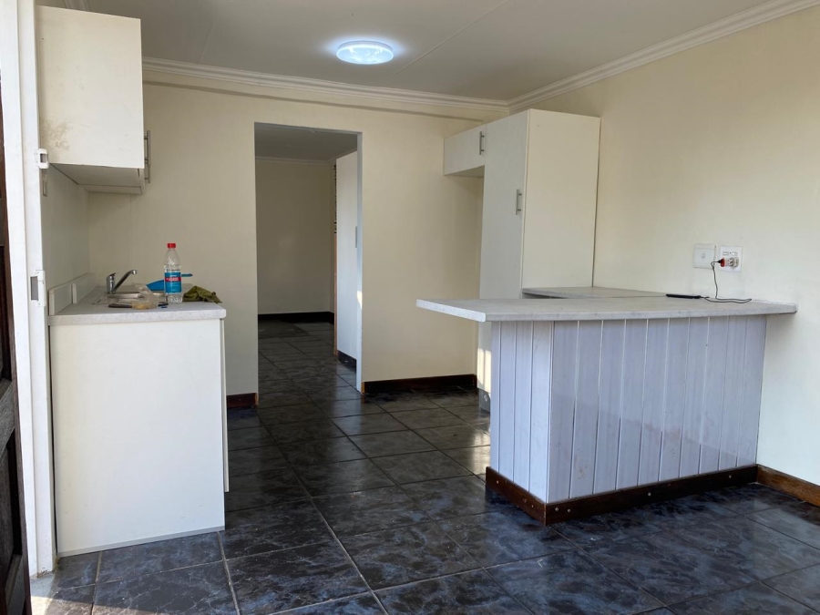 To Let 4 Bedroom Property for Rent in Lewisham Gauteng