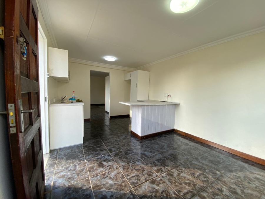 To Let 4 Bedroom Property for Rent in Lewisham Gauteng