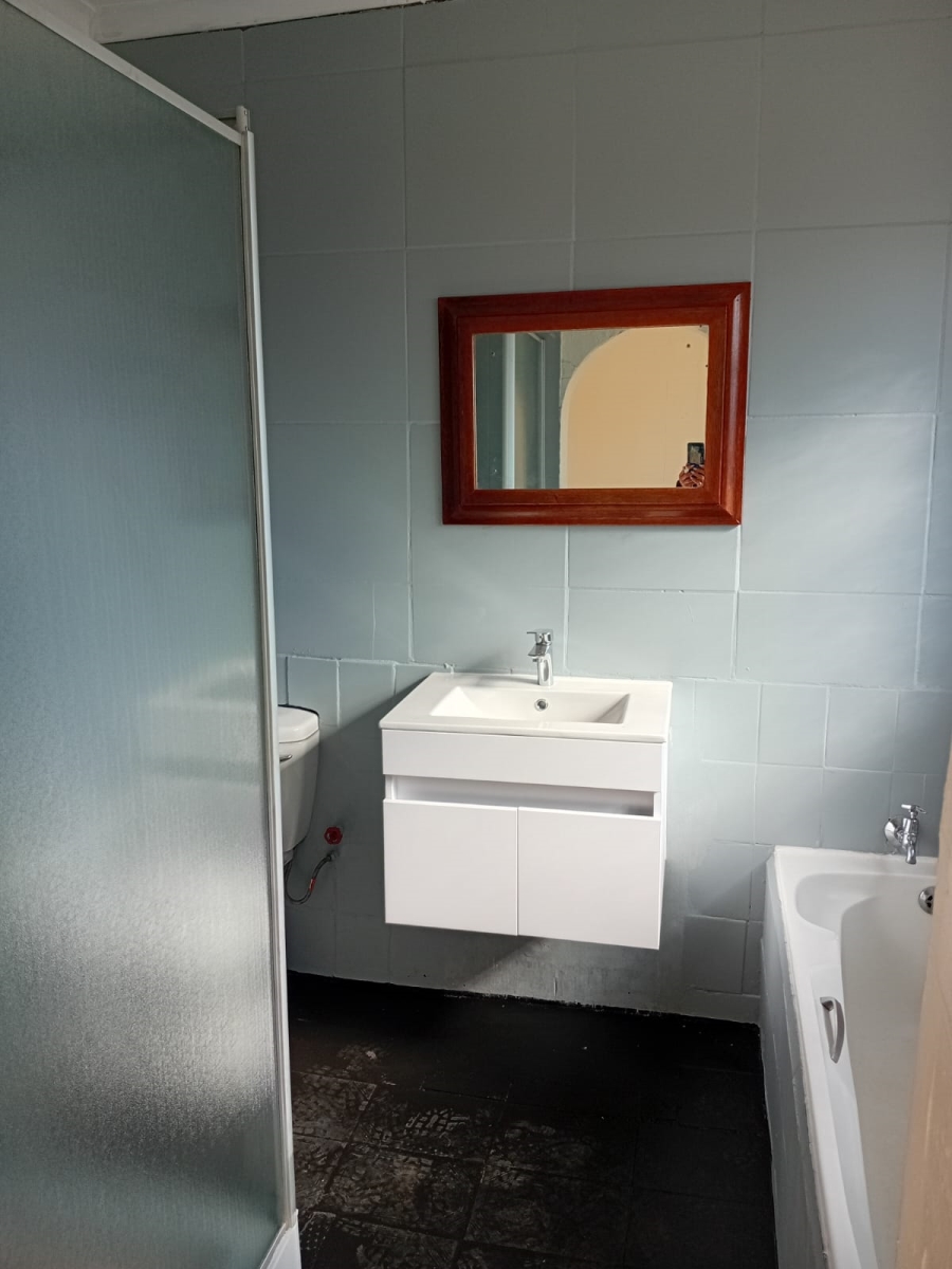To Let 4 Bedroom Property for Rent in Lewisham Gauteng