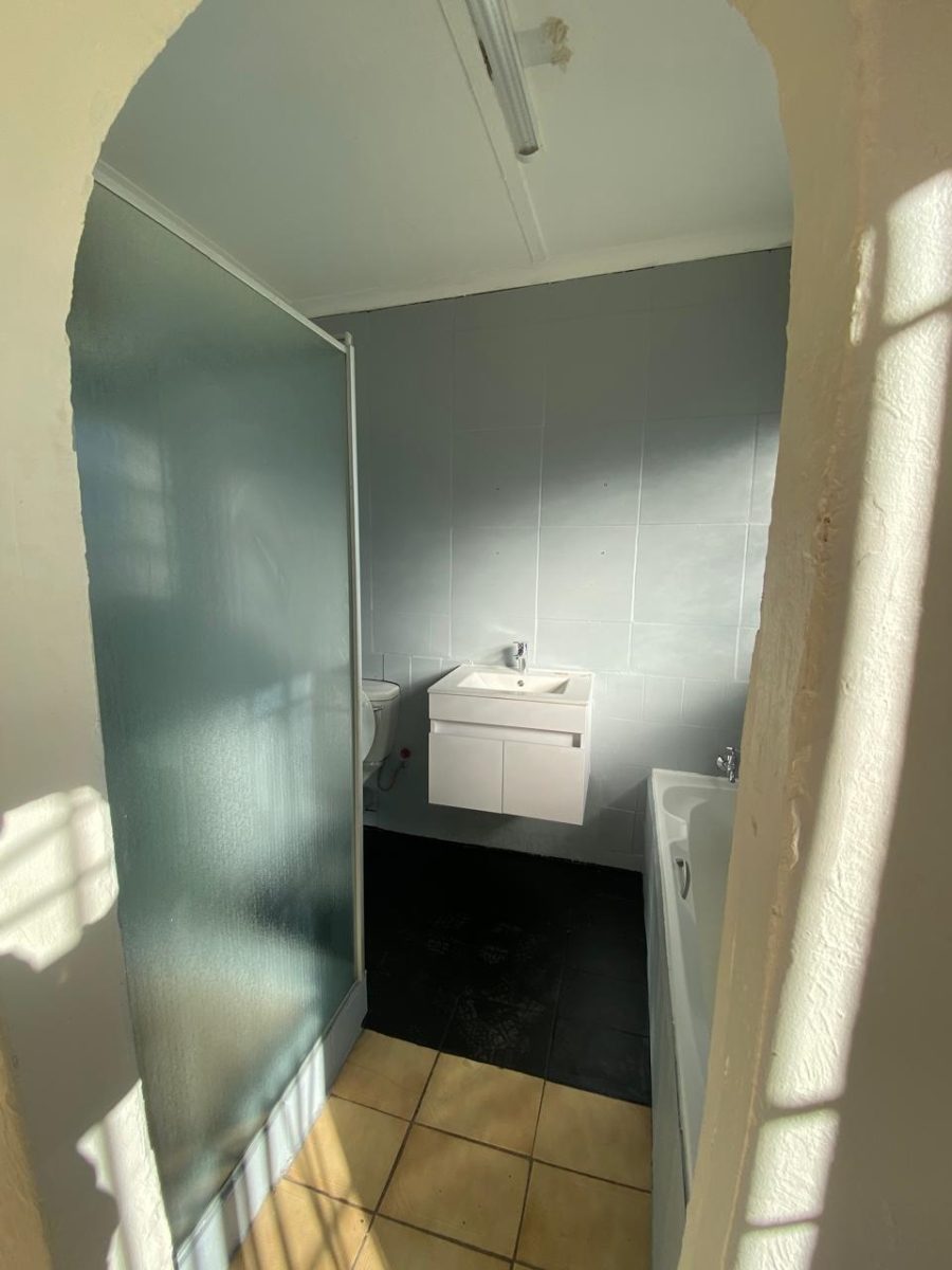 To Let 4 Bedroom Property for Rent in Lewisham Gauteng