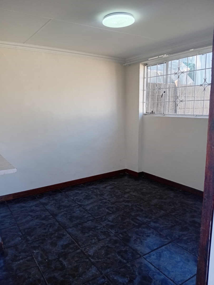 To Let 4 Bedroom Property for Rent in Lewisham Gauteng