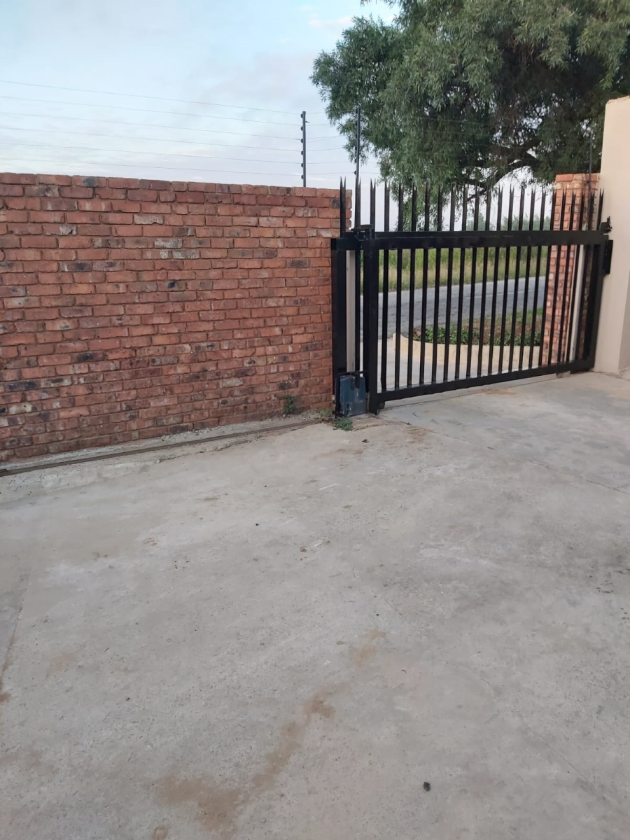 3 Bedroom Property for Sale in Reefhaven Gauteng