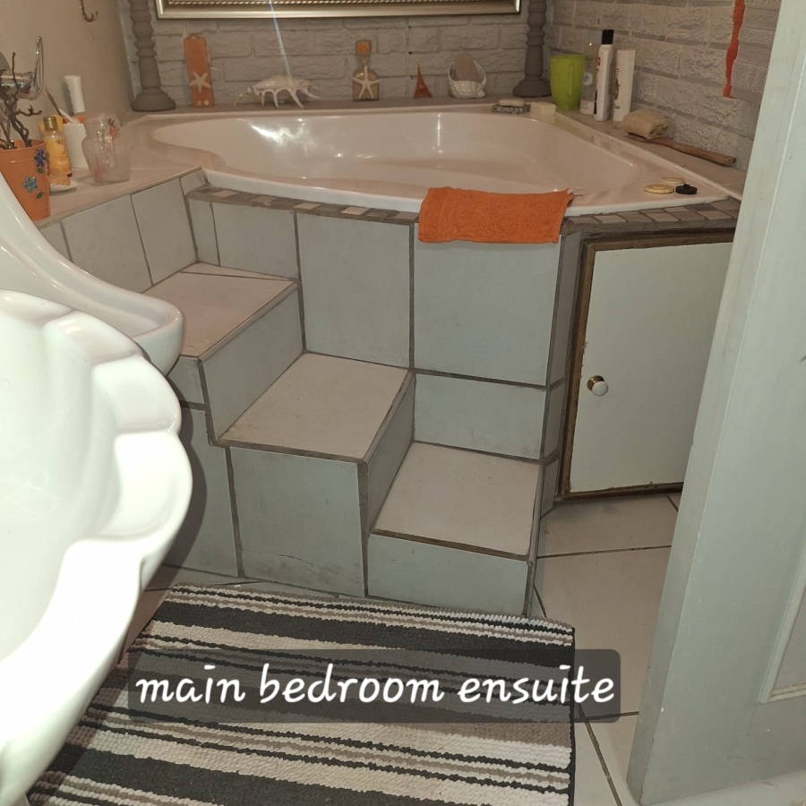 3 Bedroom Property for Sale in Reefhaven Gauteng