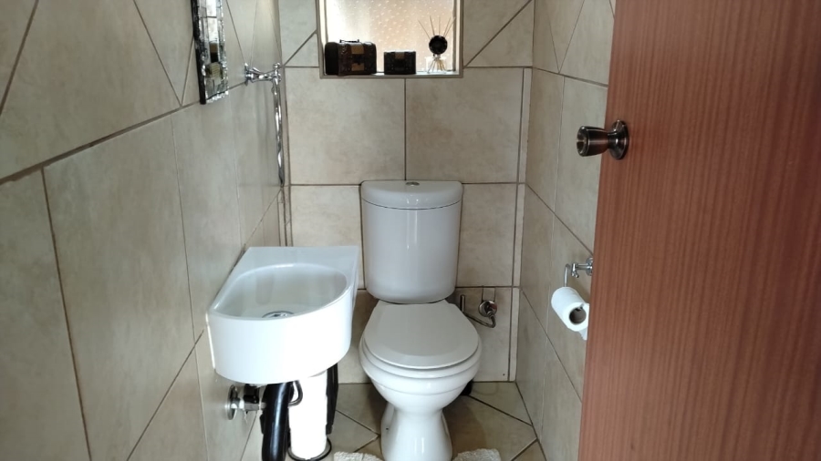 3 Bedroom Property for Sale in Rant En Dal Gauteng
