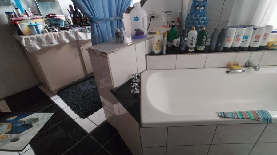 4 Bedroom Property for Sale in Randgate Gauteng