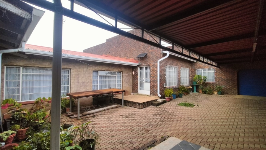 4 Bedroom Property for Sale in Randgate Gauteng