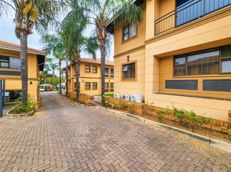To Let Commercial Property for Rent in Allens Nek Gauteng