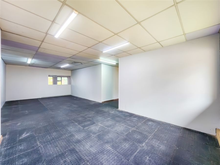 To Let Commercial Property for Rent in Allens Nek Gauteng