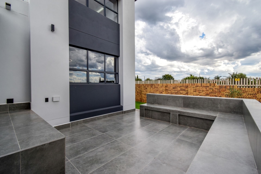 4 Bedroom Property for Sale in Midstream Heights Gauteng