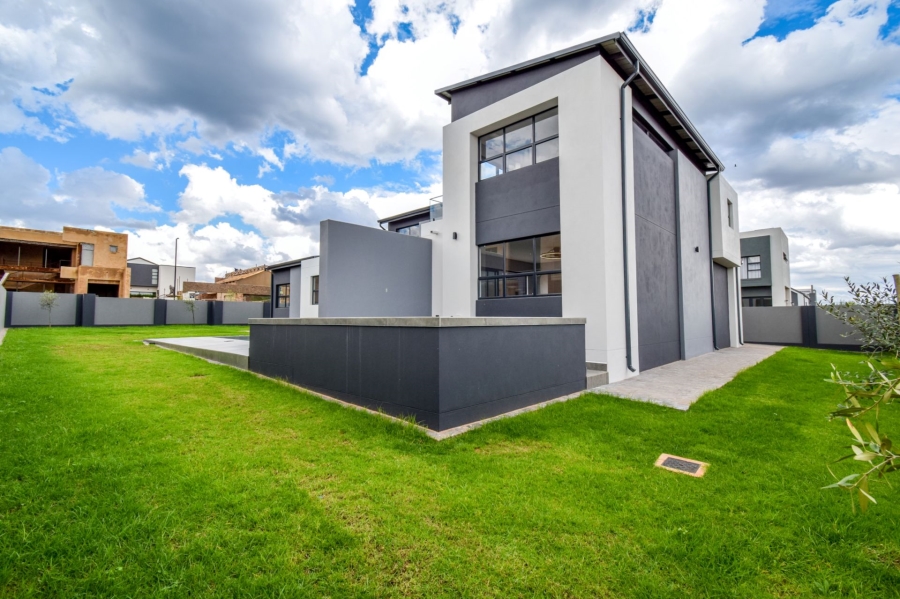 4 Bedroom Property for Sale in Midstream Heights Gauteng