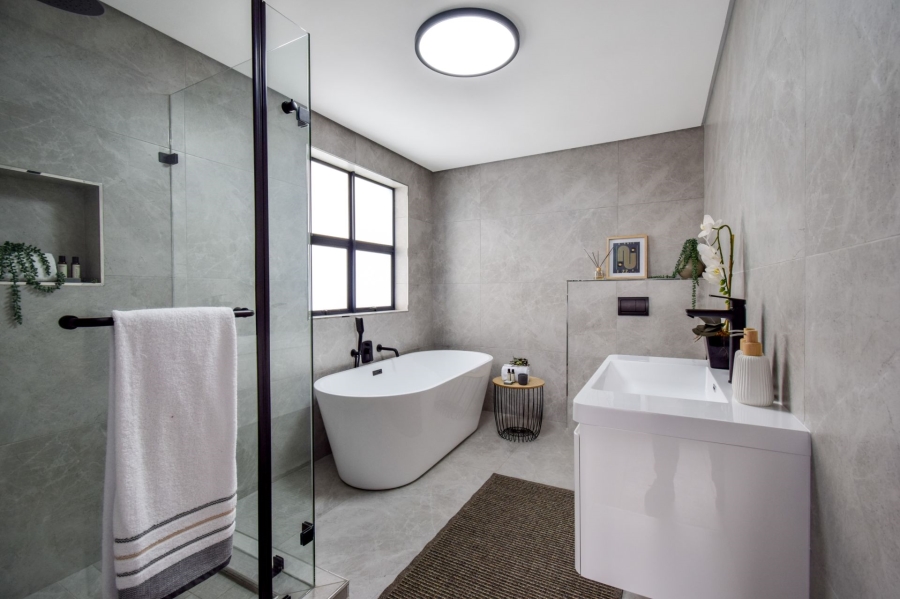 4 Bedroom Property for Sale in Midstream Heights Gauteng