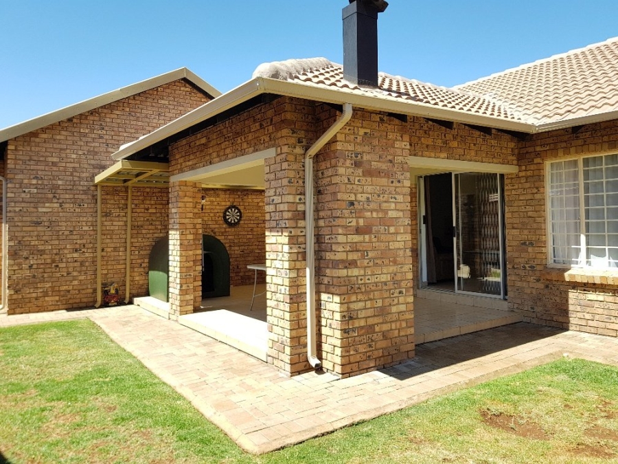 3 Bedroom Property for Sale in Annlin Gauteng