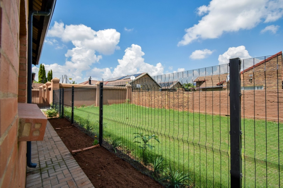 3 Bedroom Property for Sale in Annlin Gauteng