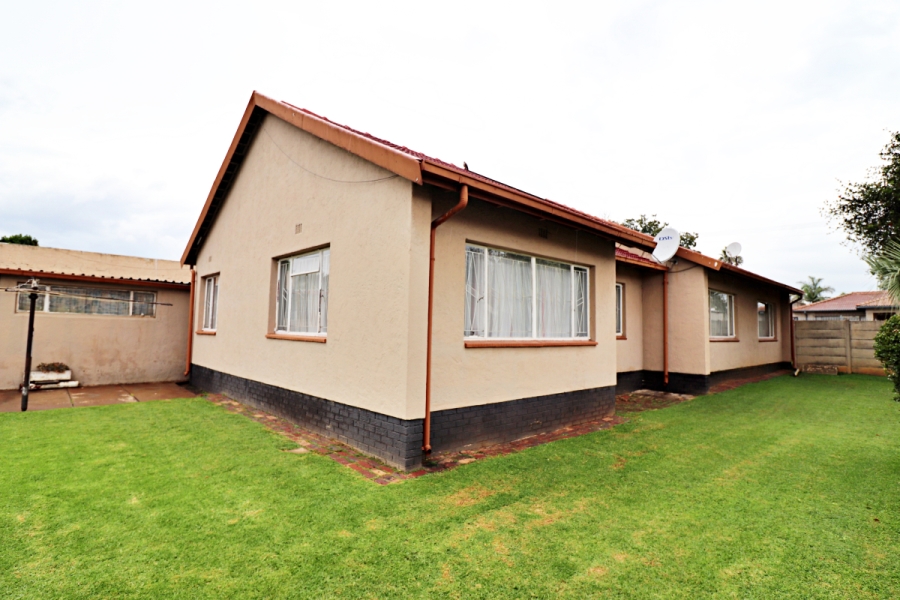 3 Bedroom Property for Sale in Klopperpark Gauteng