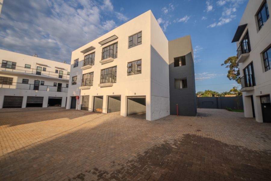 2 Bedroom Property for Sale in Faerie Glen Gauteng