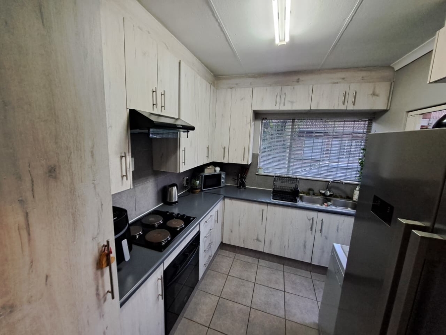 3 Bedroom Property for Sale in Brackenhurst Gauteng