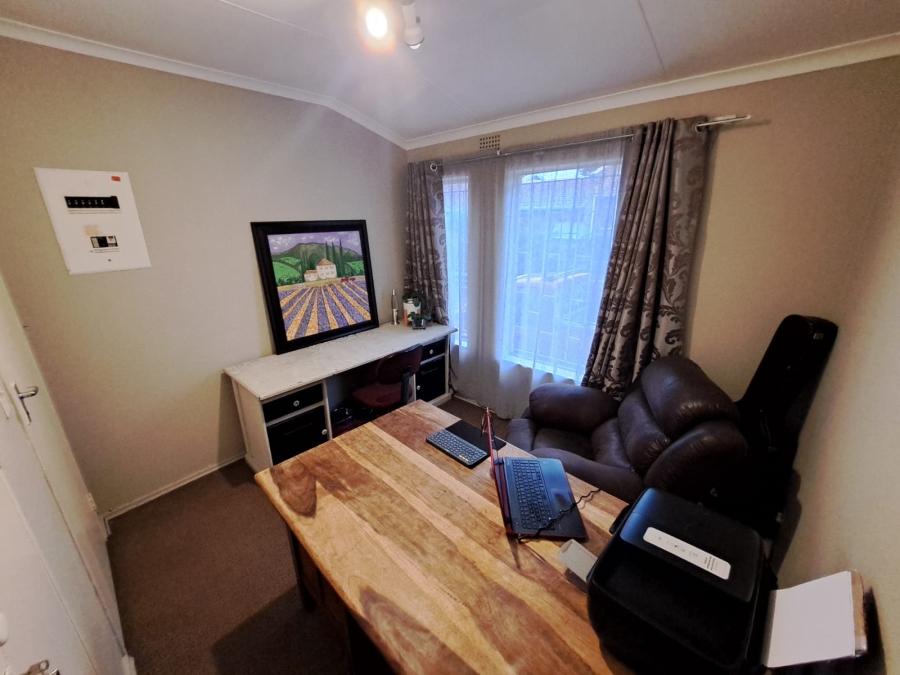 3 Bedroom Property for Sale in Brackenhurst Gauteng