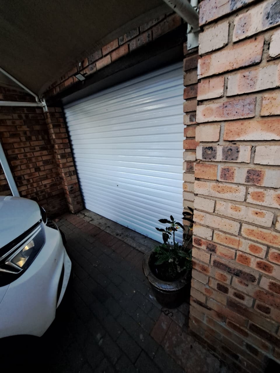 3 Bedroom Property for Sale in Brackenhurst Gauteng