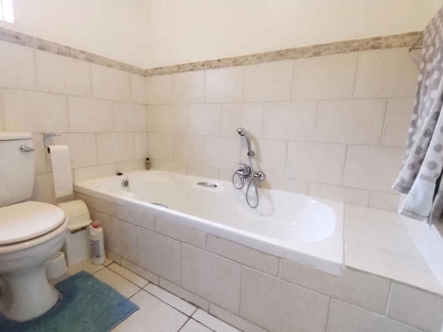 To Let 2 Bedroom Property for Rent in Morningside Gauteng