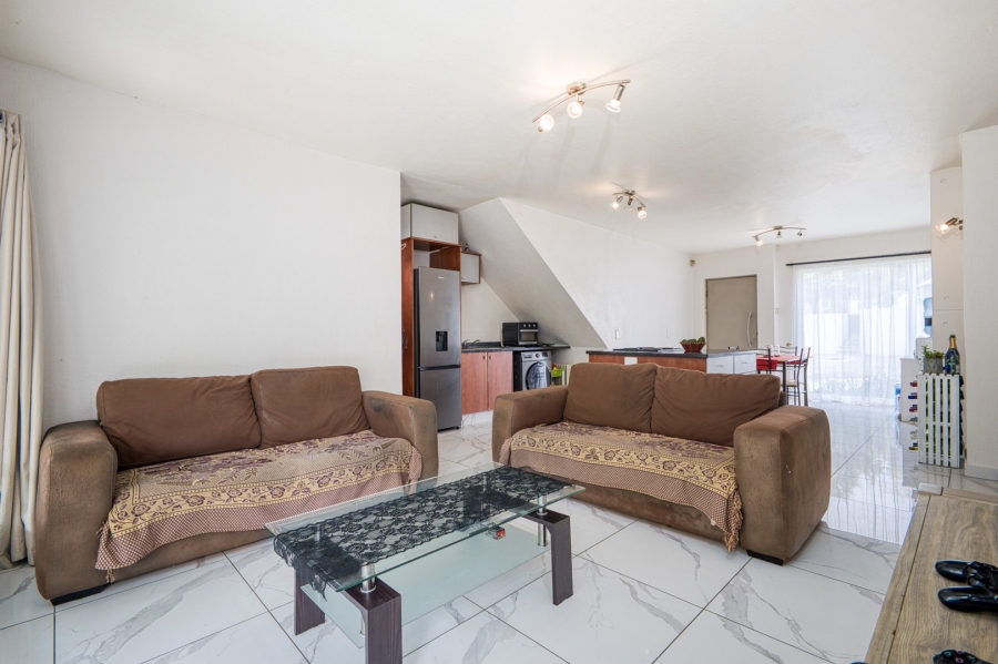 2 Bedroom Property for Sale in Broadacres Gauteng