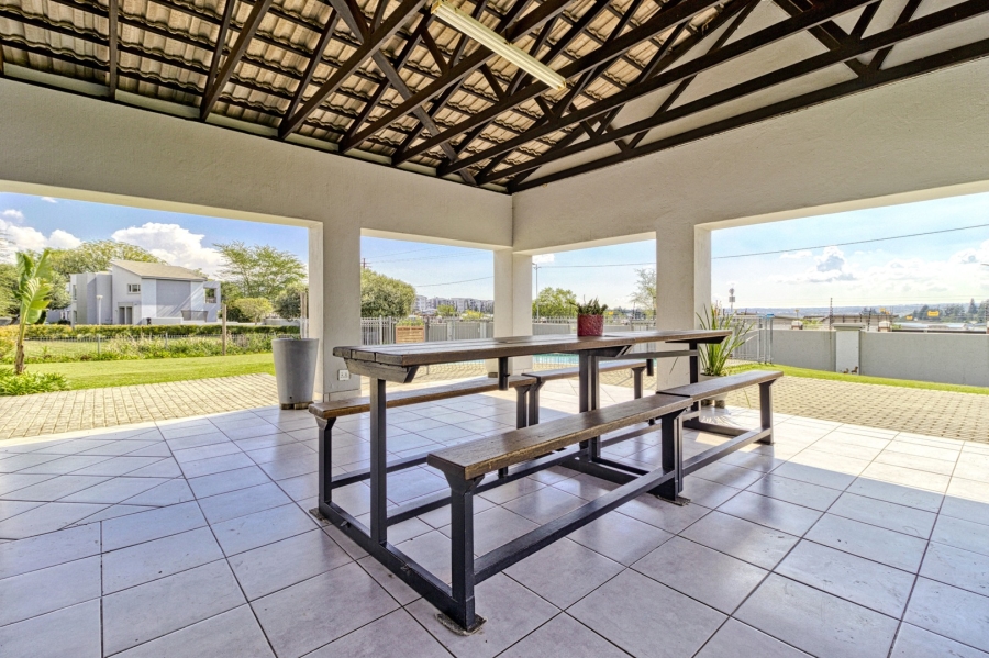 2 Bedroom Property for Sale in Broadacres Gauteng