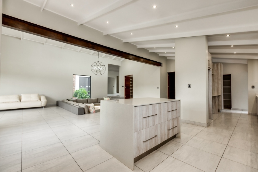 4 Bedroom Property for Sale in Helderfontein Estate Gauteng