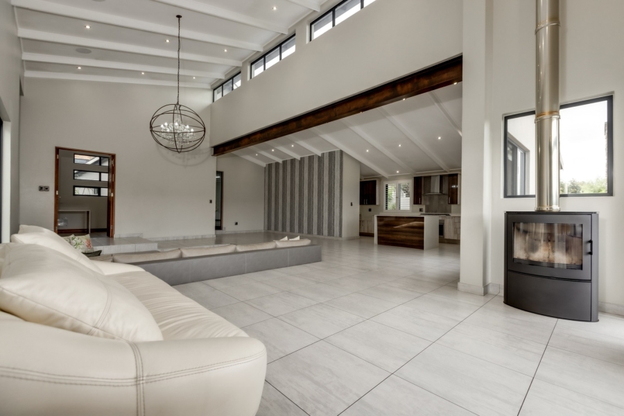 4 Bedroom Property for Sale in Helderfontein Estate Gauteng