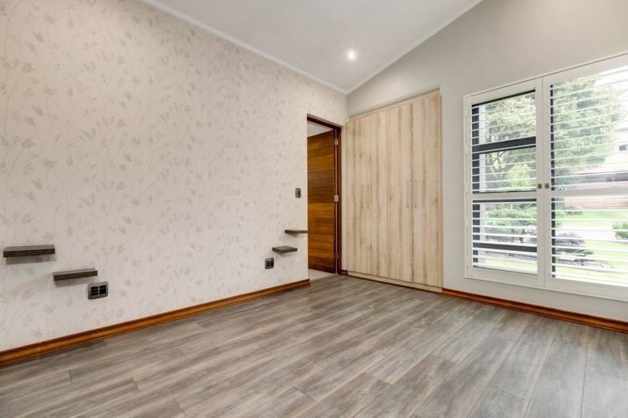 4 Bedroom Property for Sale in Helderfontein Estate Gauteng