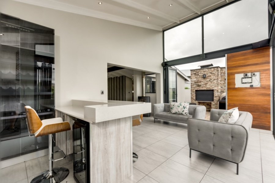 4 Bedroom Property for Sale in Helderfontein Estate Gauteng