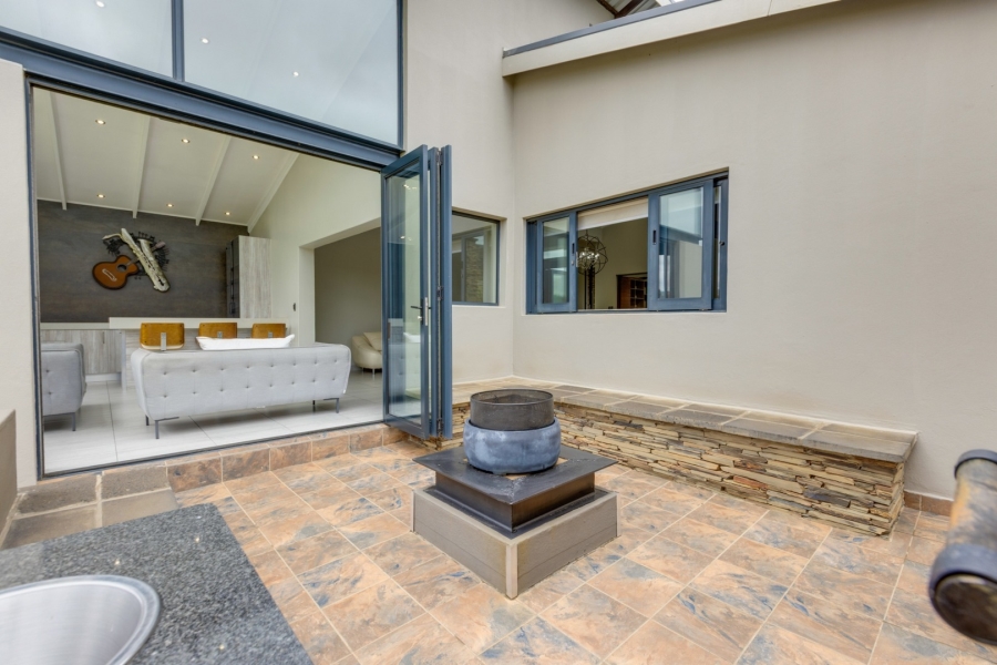 4 Bedroom Property for Sale in Helderfontein Estate Gauteng