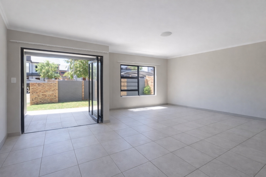 3 Bedroom Property for Sale in Amberfield Gauteng