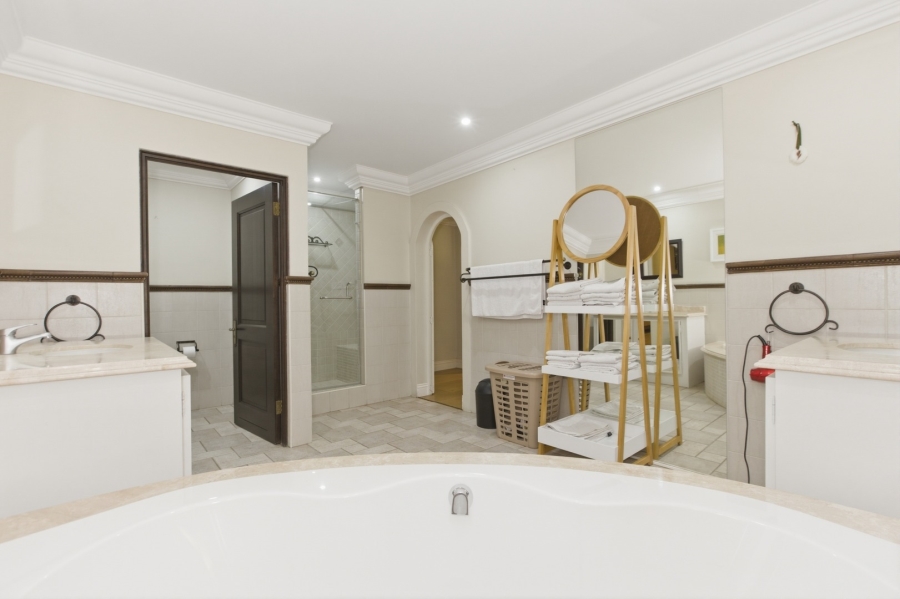 5 Bedroom Property for Sale in Dainfern Golf Estate Gauteng