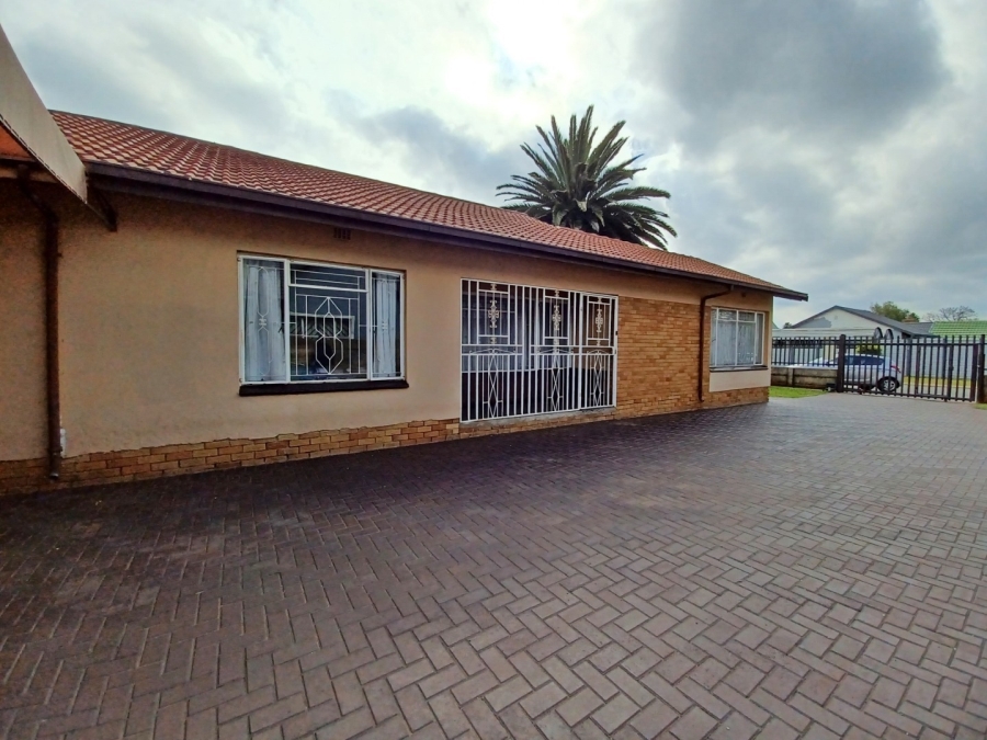 3 Bedroom Property for Sale in Vanderbijlpark SE 6 Gauteng