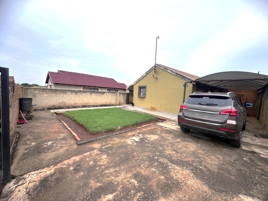 4 Bedroom Property for Sale in Vosloorus Ext 14 Gauteng