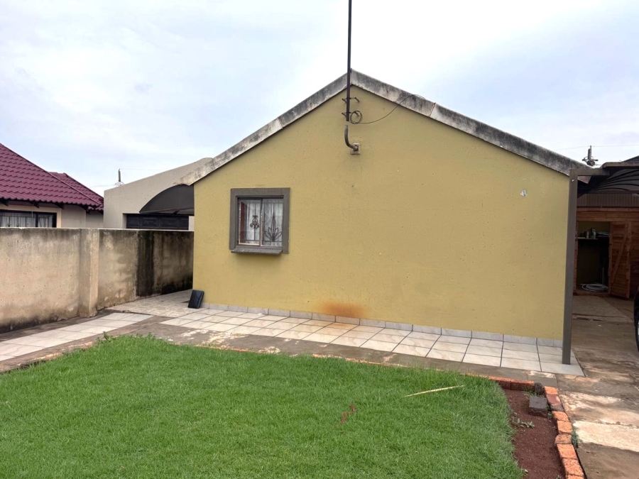 4 Bedroom Property for Sale in Vosloorus Ext 14 Gauteng