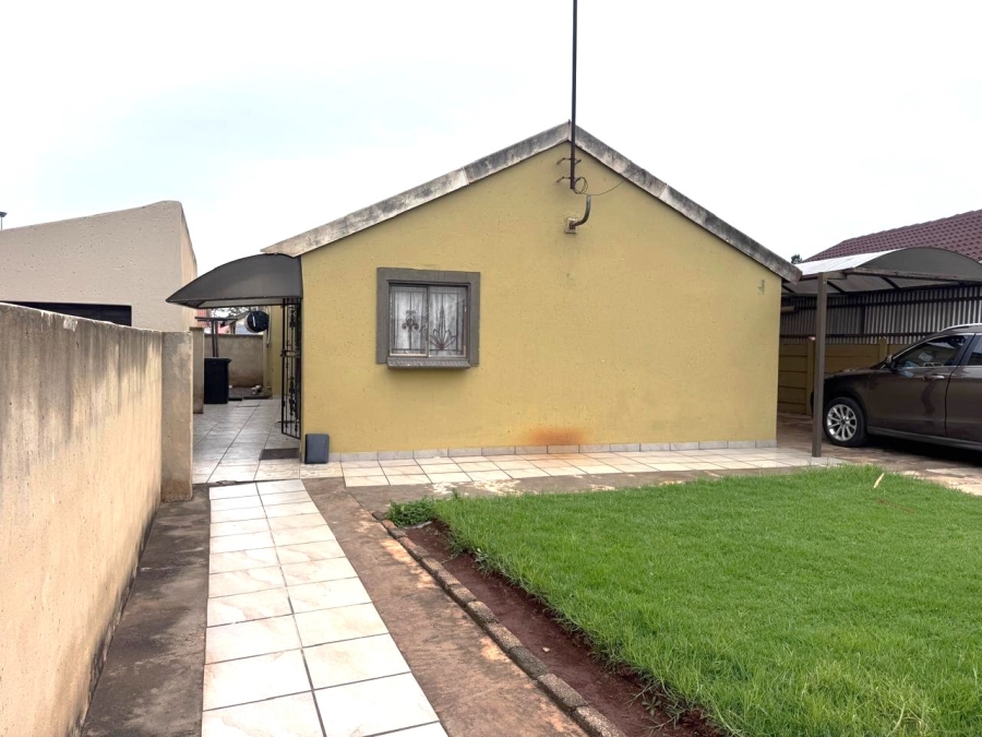 4 Bedroom Property for Sale in Vosloorus Ext 14 Gauteng