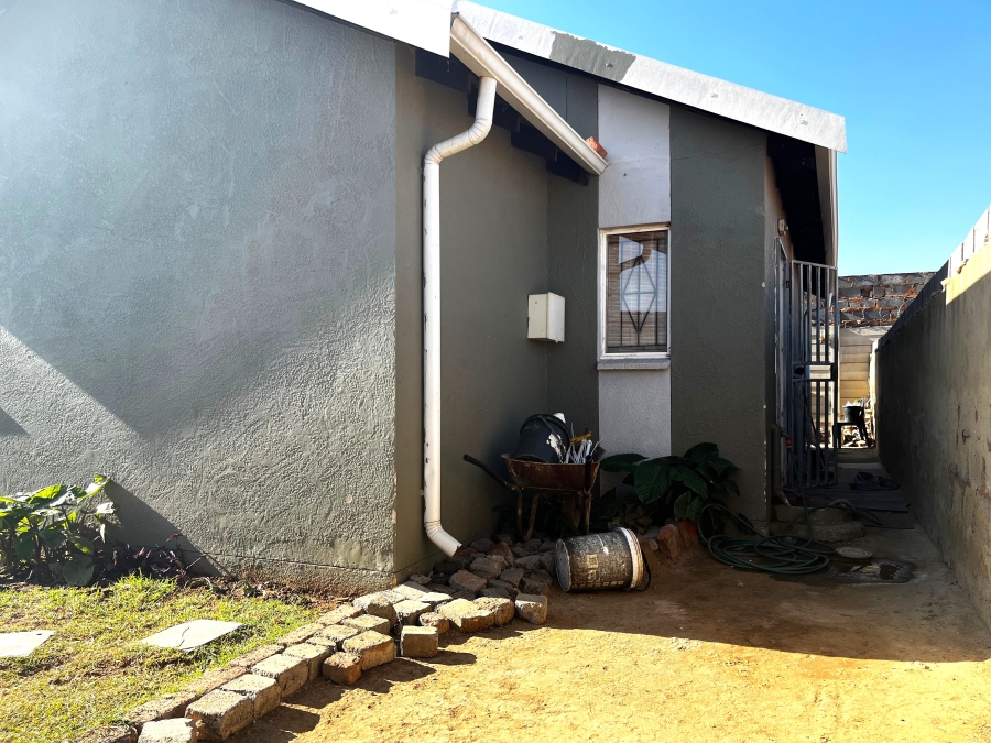 2 Bedroom Property for Sale in Windmill Park Gauteng