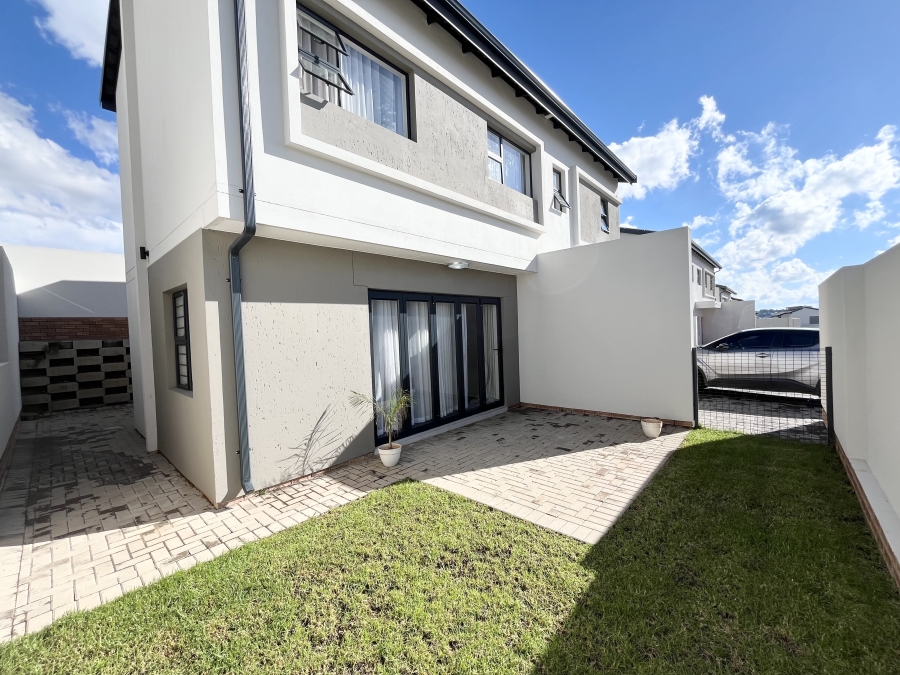 To Let 3 Bedroom Property for Rent in Jackal Creek Golf Estate Gauteng