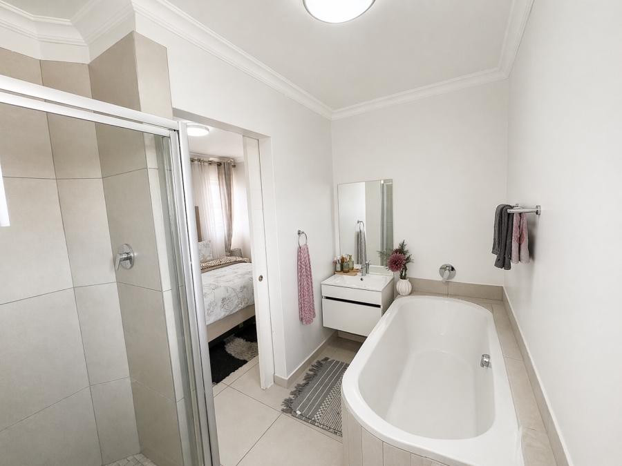To Let 3 Bedroom Property for Rent in Jackal Creek Golf Estate Gauteng