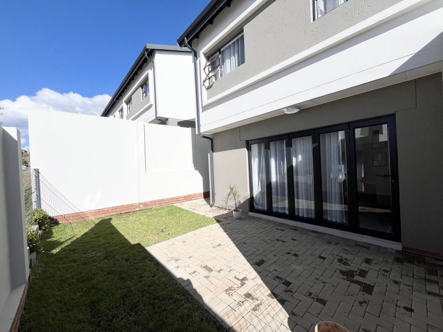 To Let 3 Bedroom Property for Rent in Jackal Creek Golf Estate Gauteng