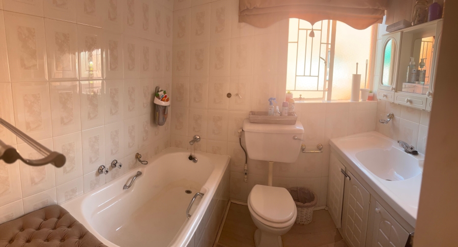 4 Bedroom Property for Sale in Rant En Dal Gauteng
