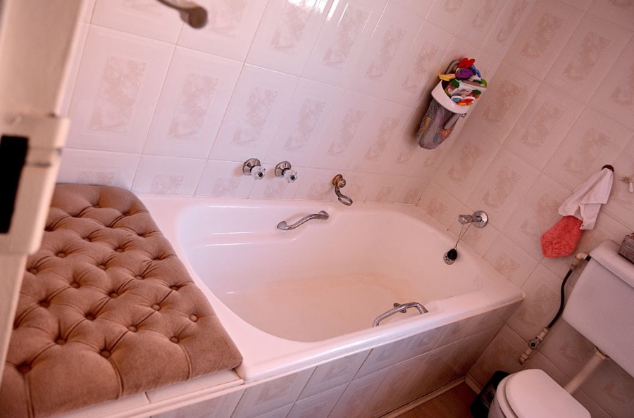 4 Bedroom Property for Sale in Rant En Dal Gauteng